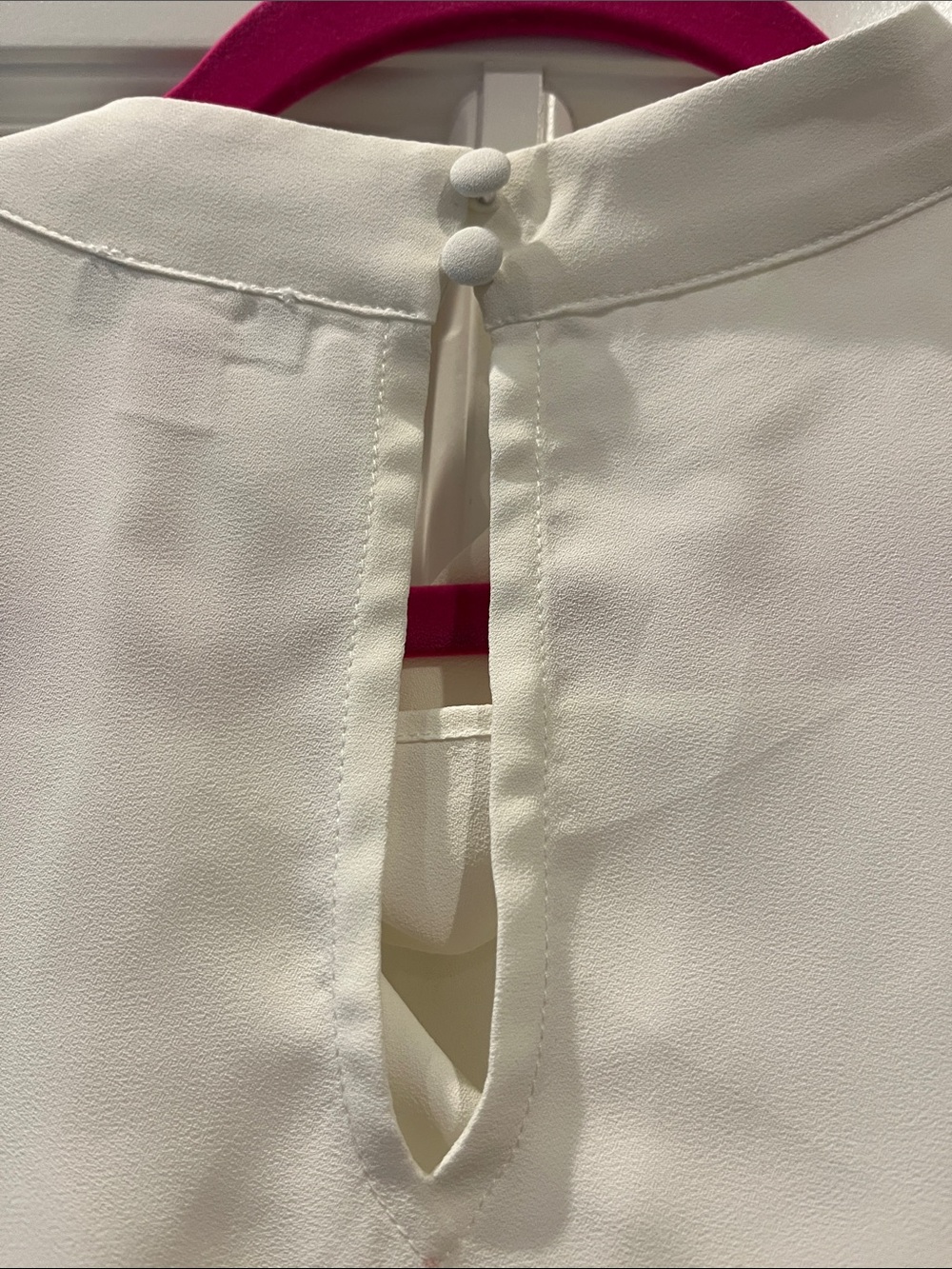 Vince Camuto White Cowl Neck Sleeveless top with Black Trim-perfect work outfit! - Picture 5 of 7